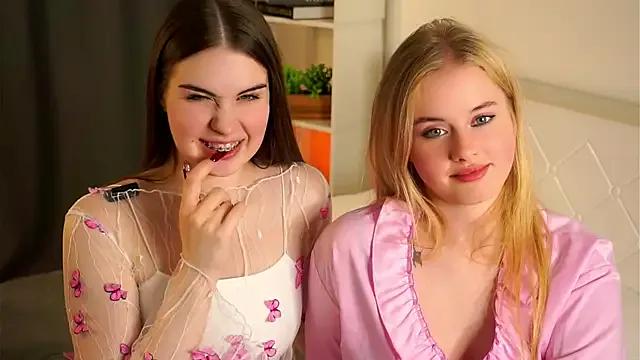 Freechat LoreeScialdone on StripChat