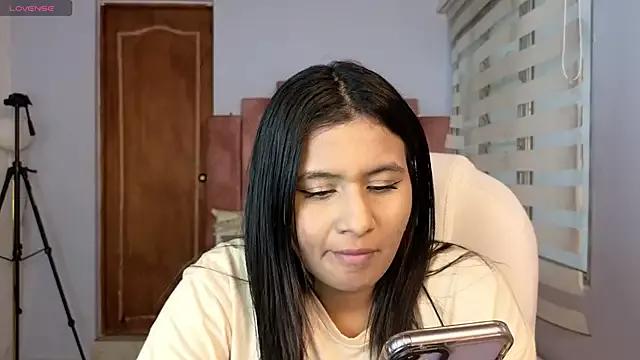 Freechat lou_rosse_ on StripChat