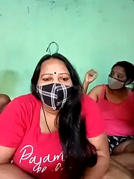 Freechat LoveOnStream on StripChat