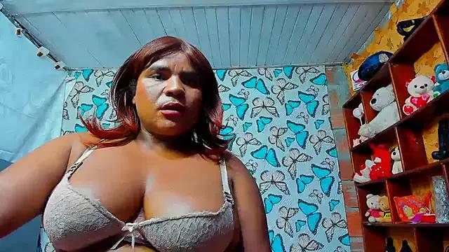 Freechat lucianaosorno25 on StripChat