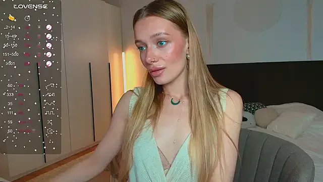 Freechat LunaticaBae on StripChat