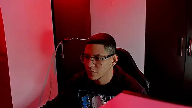 Freechat Lussy699 on StripChat