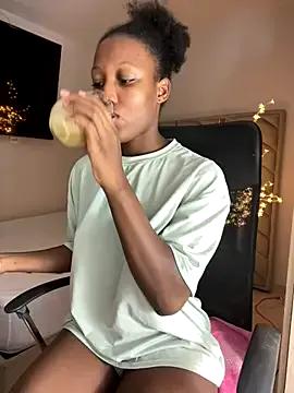 Freechat Manlykellya_ on StripChat