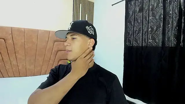 MATHY_ROBERT on StripChat