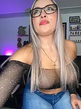 Freechat may_aceros on StripChat