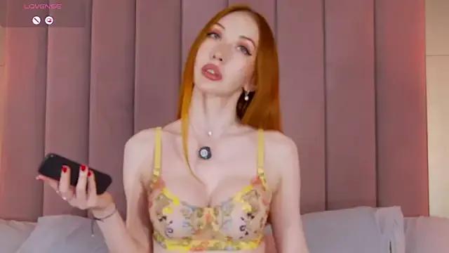 MayaSolar on StripChat 