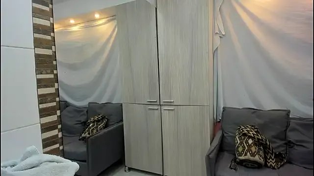 Freechat Mhelanny2 on StripChat