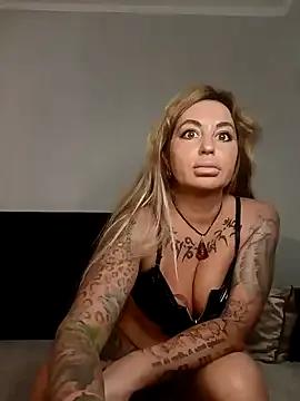 MiaMooly on StripChat 