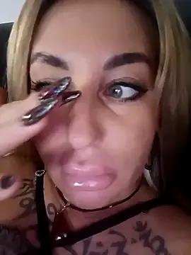 MiaMooly on StripChat 