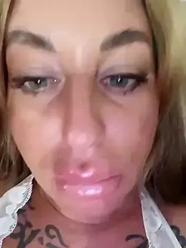 MiaMooly on StripChat 