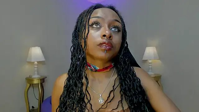 Freechat Midnight_Bluee on StripChat