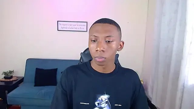 Miilo18 on StripChat