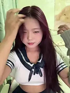 mimi9420 on StripChat 