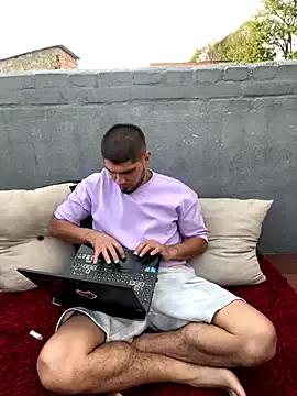 Freechat mirallesandbig on StripChat