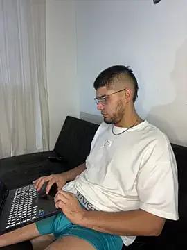 Freechat mirallesandbig on StripChat