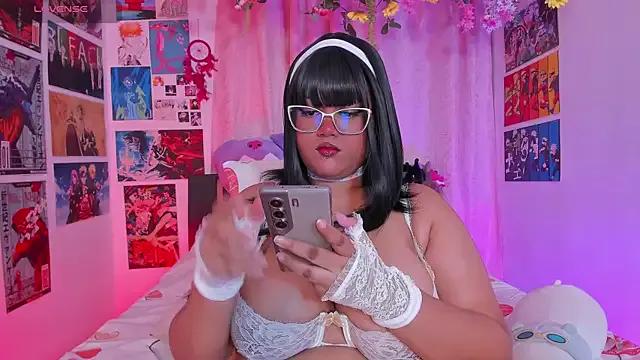 Freechat MissCurvyTop on StripChat