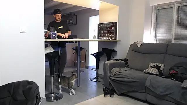 missthon0 on StripChat 