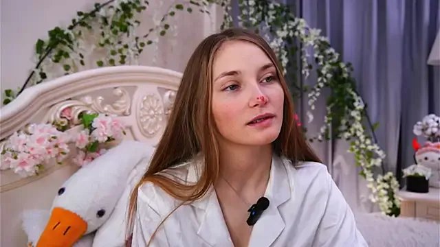 Private MonaEldon on StripChat