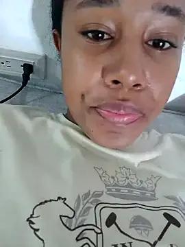 Freechat MoniqueMulberry on StripChat