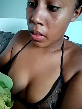 Freechat MoniqueMulberry on StripChat