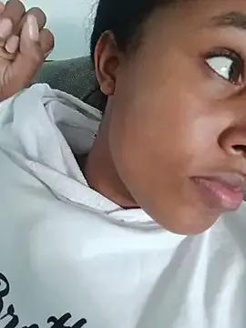 Freechat MoniqueMulberry on StripChat