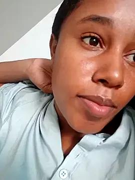 Freechat MoniqueMulberry on StripChat