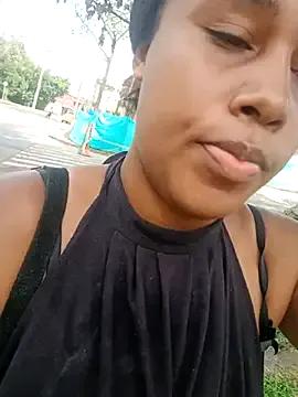 Freechat MoniqueMulberry on StripChat