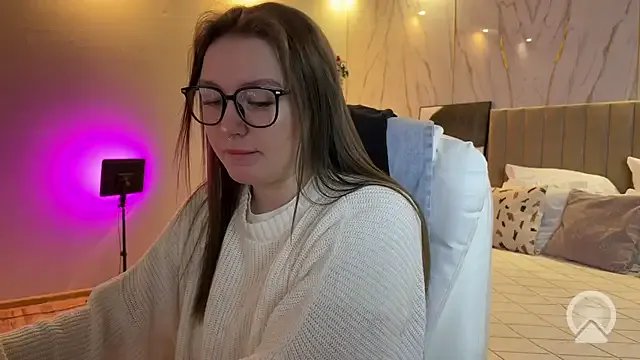 MoonlightLovee on StripChat