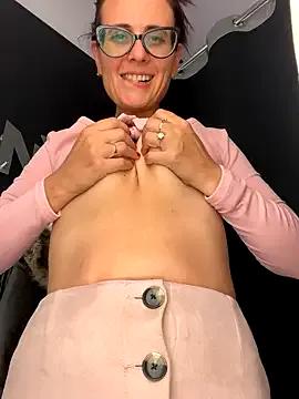 NataKitten on StripChat 