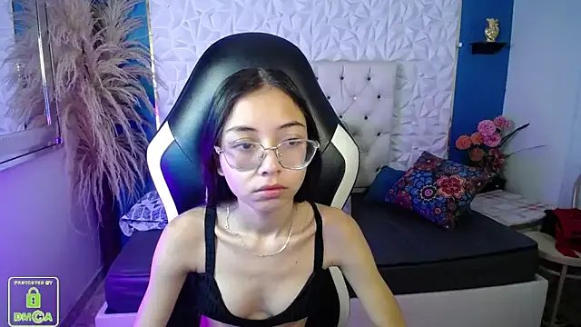 Freechat NathaliaSweet_11 on StripChat