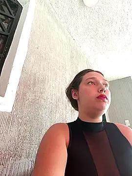 Naughty_Samantha — Showing breasts to a stranger