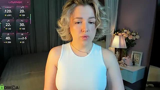 Nikki_Kai on StripChat 