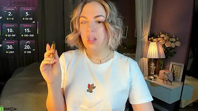 Nikki_Kai on StripChat 