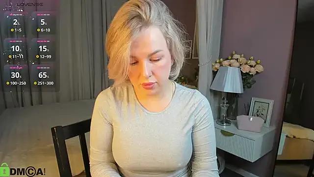 Nikki_Kai on StripChat 