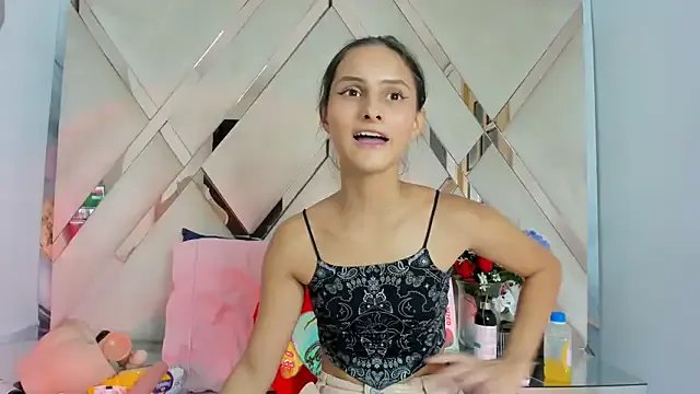 Freechat ninaht on StripChat