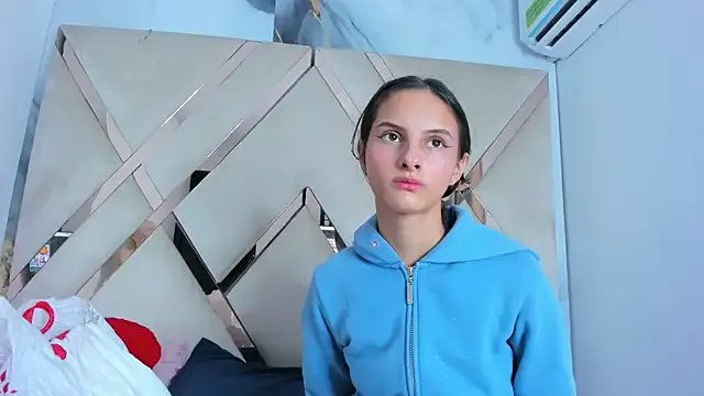 Freechat ninaht on StripChat