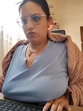 NyxSin — in panties and bra x2 minutes