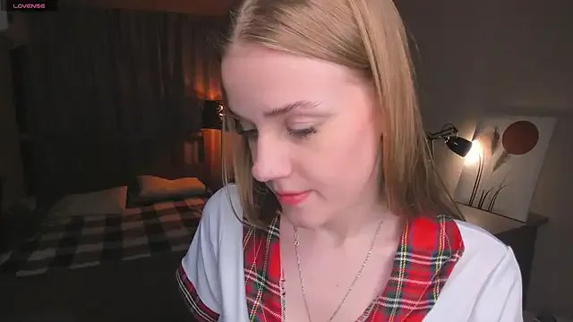 OdellaFrake on StripChat