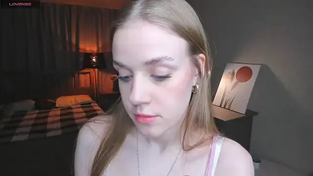 OdellaFrake on StripChat