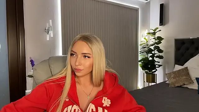 OhMyEmma — Freechat on StripChat