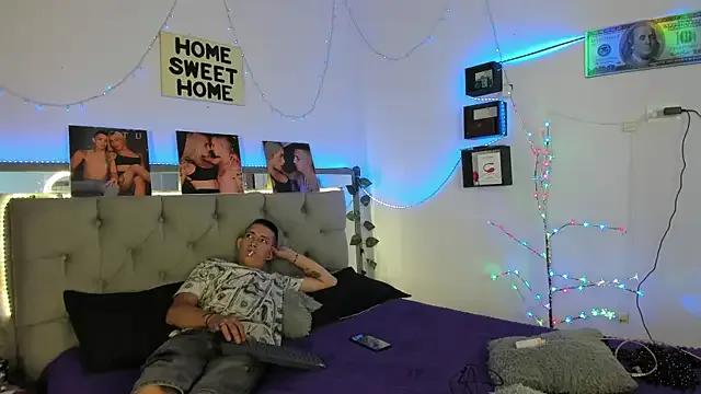 Freechat parejacaliente20154 on StripChat