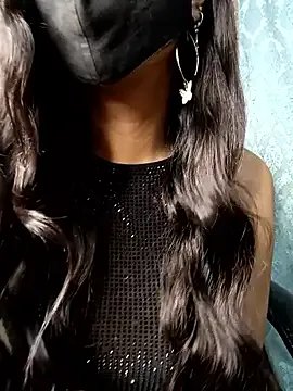 Parinaaz18 on StripChat