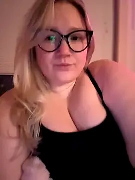 Freechat PiggyRose on StripChat