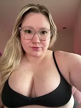 Freechat PiggyRose on StripChat