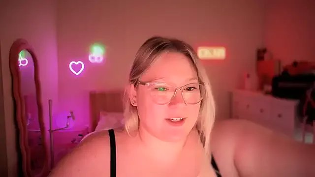 Freechat PiggyRose on StripChat