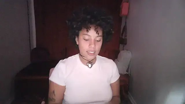 Freechat PrettyLittleProblem on StripChat