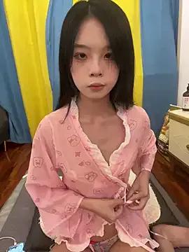 Freechat qiqi_x on StripChat