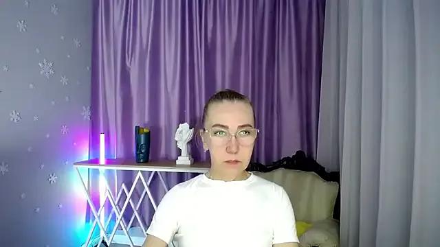 queen_a_n_i on StripChat 