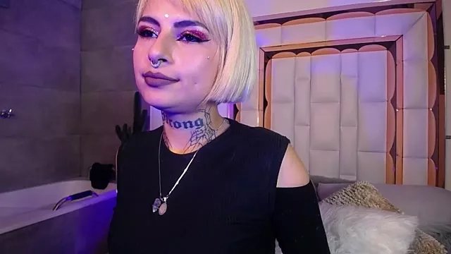 Rainnbow_ on StripChat