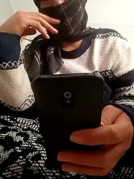 Freechat Raperin2545 on StripChat